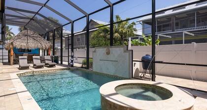 Gorgeous Beach Condo with Pool, Spa, and Bikes