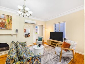 TV - Riverview casa/ walk to Mater & children hospital (South Brisbane)
