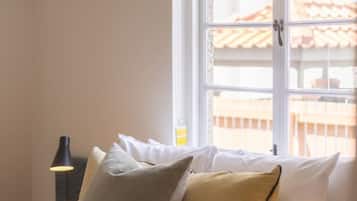 3 Schlafzimmer, Schreibtisch, Bügeleisen/Bügelbrett, Reisekinderbett