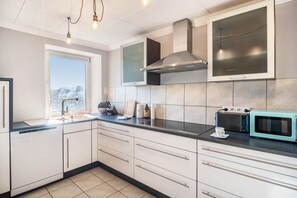 Fridge, microwave, oven, stovetop - Apartment 'Family Apartement Lot54' with Wi-Fi (Neidenbach)