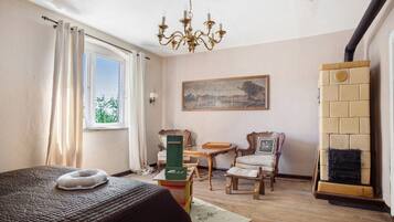 4 bedrooms, free WiFi, bed sheets