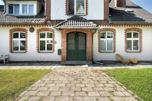 تفاصيل الفندق من الخارج