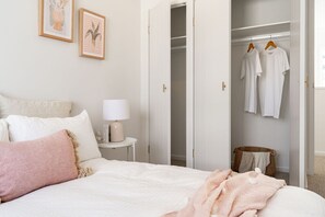 5 habitaciones, escritorio, tabla de planchar con plancha y wifi gratis
