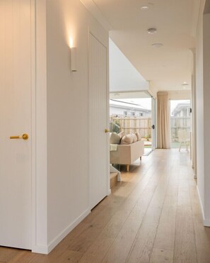 Interior - CreamElegance: Brand-new Luxury 5BR Ex-DisplayHome (Bahrs Scrub)