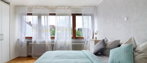 1 bedroom, free WiFi, bed sheets