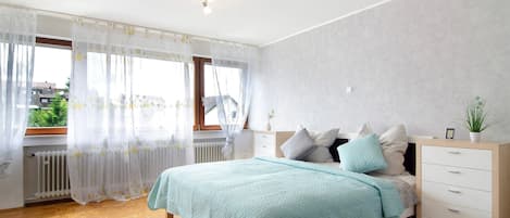 1 bedroom, free WiFi, bed sheets
