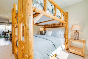 2 Schlafzimmer, Schreibtisch, Internetzugang, BettwÀsche
