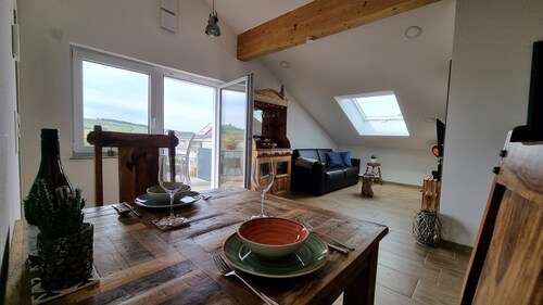Ferienwohnung 'B' mit Bergblick, WLAN und Klimaanlage