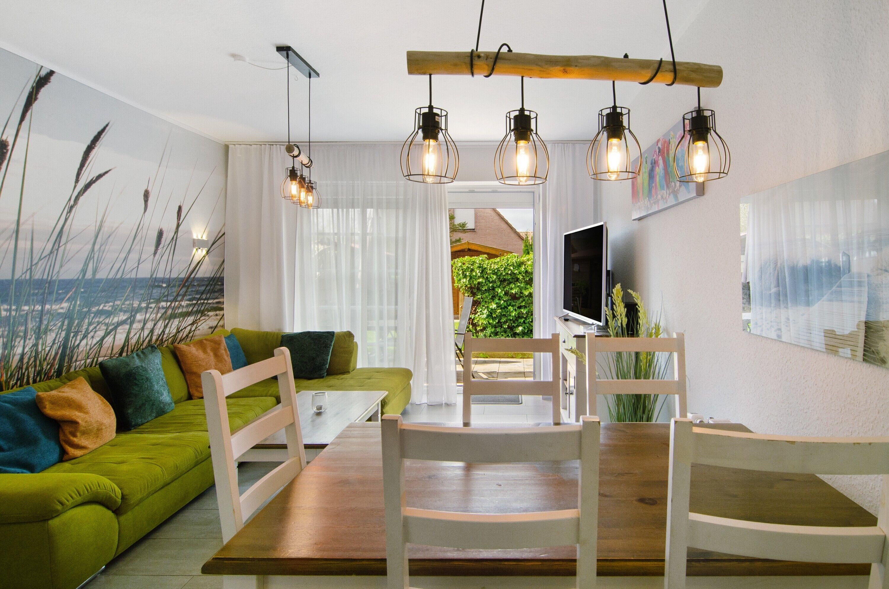 Fernseher, DVD-Player, Stereoanlage