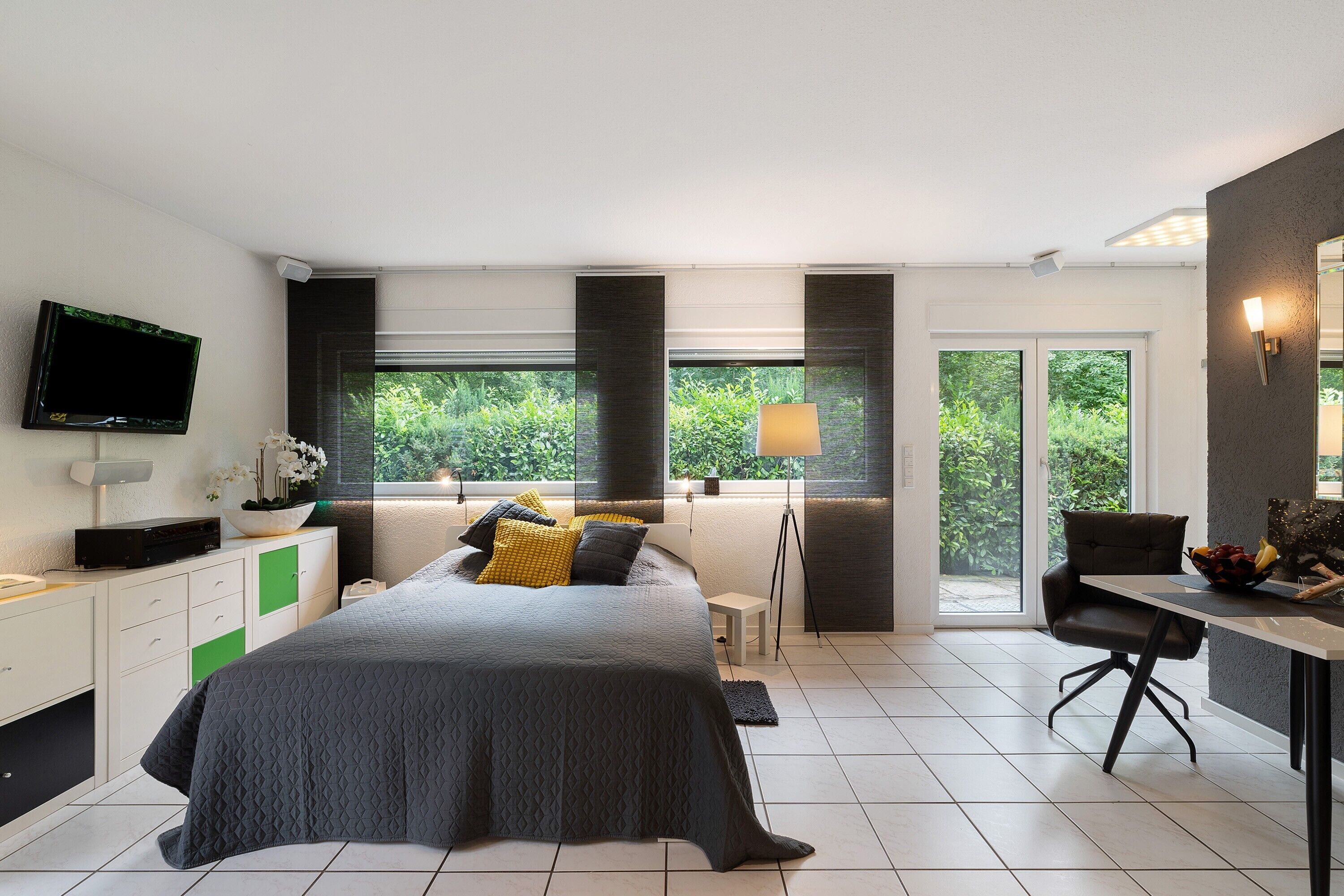 Free WiFi, bed sheets