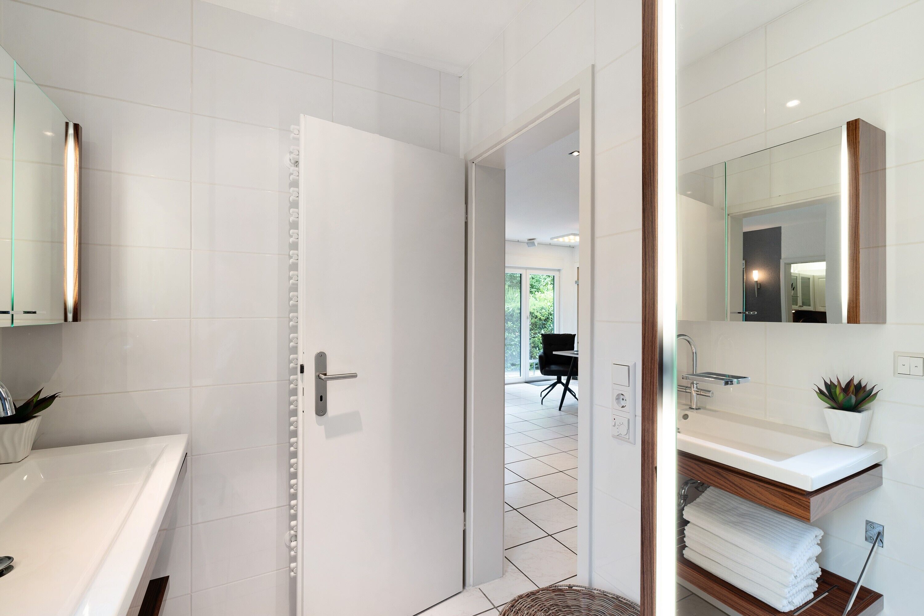 Douche, articles de toilette gratuits, sèche-cheveux