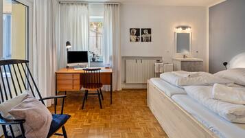 5 Schlafzimmer, Bügeleisen/Bügelbrett, kostenloses WLAN, Bettwäsche