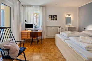 5 chambres, fer et planche à repasser, Wi-Fi gratuit, draps fournis