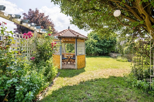 Ferienhaus "Großes Ferienhaus In Nordhessen" mit einer privaten Terrasse, privatem Garten und WLAN