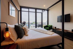 2 Schlafzimmer, Zimmersafe, Schreibtisch, Bügeleisen/Bügelbrett