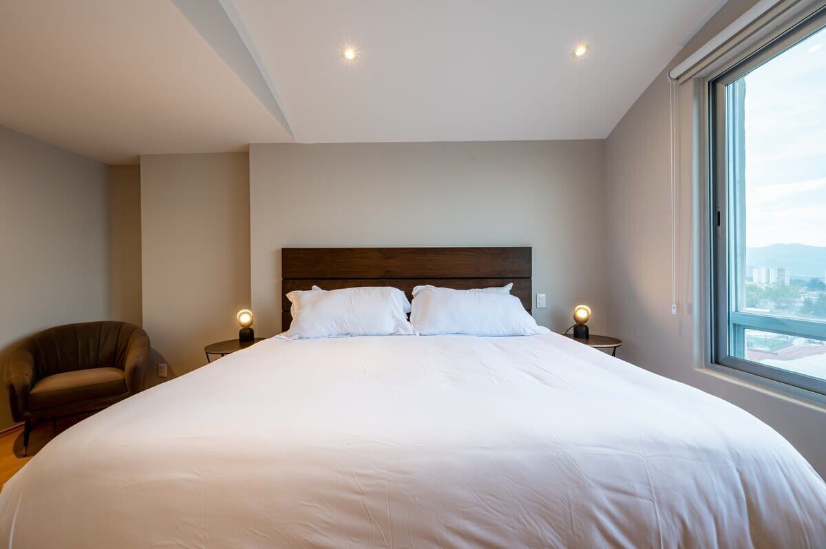 2 Schlafzimmer, Zimmersafe, Schreibtisch, Bügeleisen/Bügelbrett