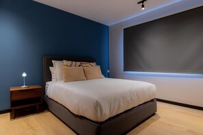 2 quartos, cofres nos quartos, ferros/tábuas de passar roupa