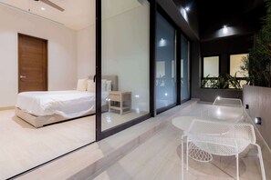 3 quartos, cofres nos quartos, ferros/tábuas de passar roupa
