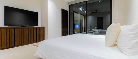 3 bedrooms, in-room safe, iron/ironing board, travel crib
