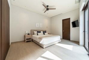 3 bedrooms, in-room safe, iron/ironing board, travel crib