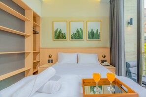 2 bedrooms, in-room safe, iron/ironing board, travel crib