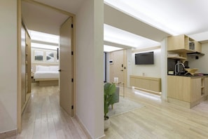 1 slaapkamer, een kluis op de kamer, een strijkplank/strijkijzer
