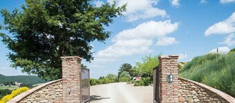 Casa Dracena Q: A welcoming cottage situated in the heart of the Tuscan countryside, with Free WI-FI.