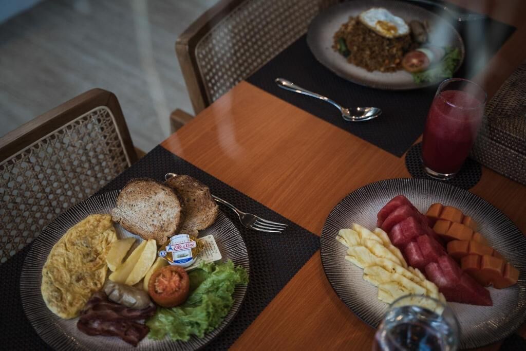 Termasuk sarapan masakan tempatan setiap hari 