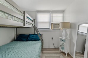 3 slaapkamers, een strijkplank/strijkijzer, gratis wifi