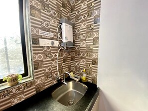 Asciugacapelli, asciugamani, sapone, shampoo