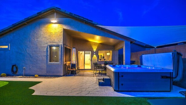 Unclassified image, 1 of 73, button - Mid Century Themed Home on the Golf Course (San Tan Valley)