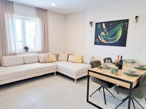 Smart TV - Holiday house with swimming pool (Orašac)