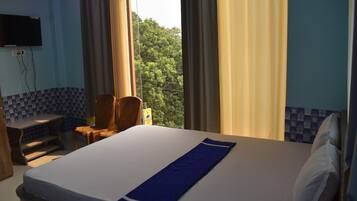 Deluxe Triple Room | 1 bedroom, free WiFi, bed sheets