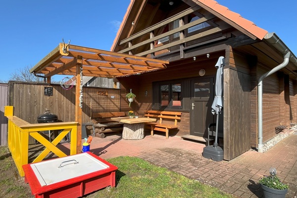 Holzhaus mit Terrasse zwischen den Ostseebädern Rerik & Kühlungsborn