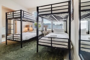 4 Schlafzimmer, Schreibtisch, kostenloses WLAN, Bettwäsche