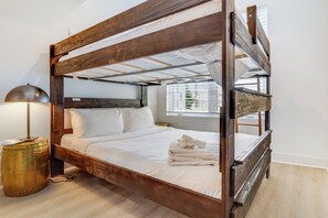 4 habitaciones, escritorio, wifi gratis y ropa de cama