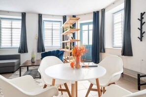 Dining - Loft with Gym • Kitchen | WiFi | Free Parking (Berlin)