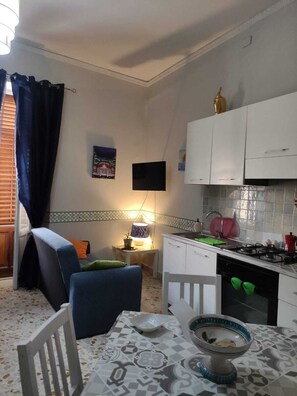 Classic Condo | 1 bedroom, premium bedding, down comforters, pillowtop beds - La Gorgone city center apartments (Casteldaccia)