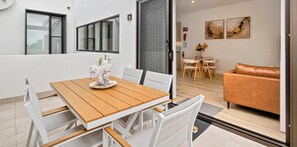 Dining - Sunrise at Middleton - A short walk to the beach (Middleton Beach)