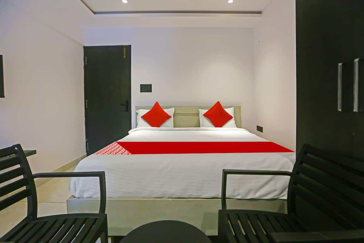 Desk, free WiFi, bed sheets