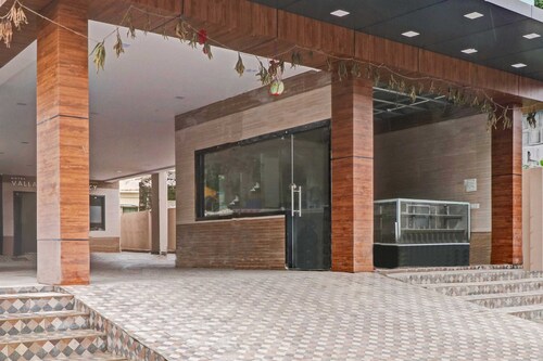 OYO Flagship Hotel Vallabha Residency