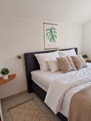 2 quartos, ferros/tábuas de passar roupa, Wi-Fi, roupa de cama