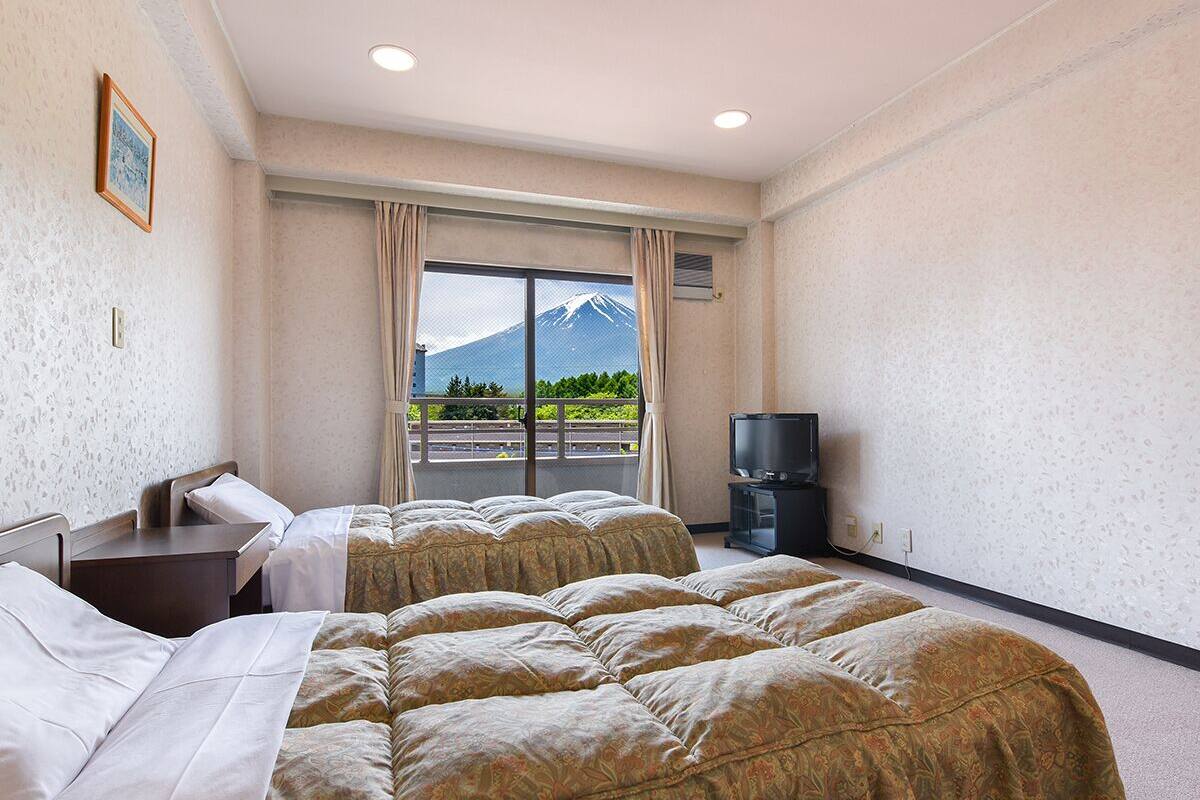 In-room safe, desk, free WiFi, bed sheets