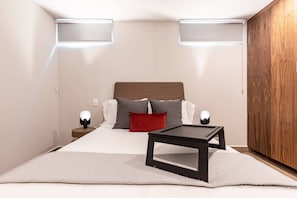 1 bedroom, desk, iron/ironing board, free WiFi