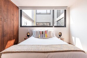 2 bedrooms, desk, iron/ironing board, travel cot - Spacious Stay 10 min from Reforma | ROMA (Ciudad de México)