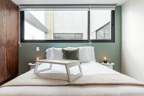 2 bedrooms, desk, iron/ironing board, travel cot