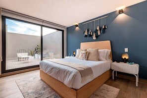 1 Schlafzimmer, Schreibtisch, Bügeleisen/Bügelbrett, Reisekinderbett