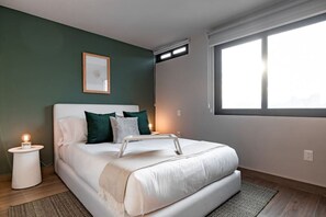 1 slaapkamer, een strijkplank/strijkijzer, wifi, beddengoed