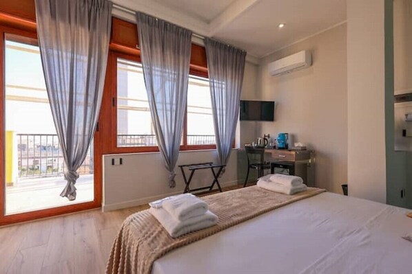 1 Schlafzimmer, Schreibtisch, Reisekinderbett, WLAN