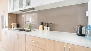 Private kitchen - Fusion Riverside Apart Near Ben Thanh (Ho Chi Minh City)